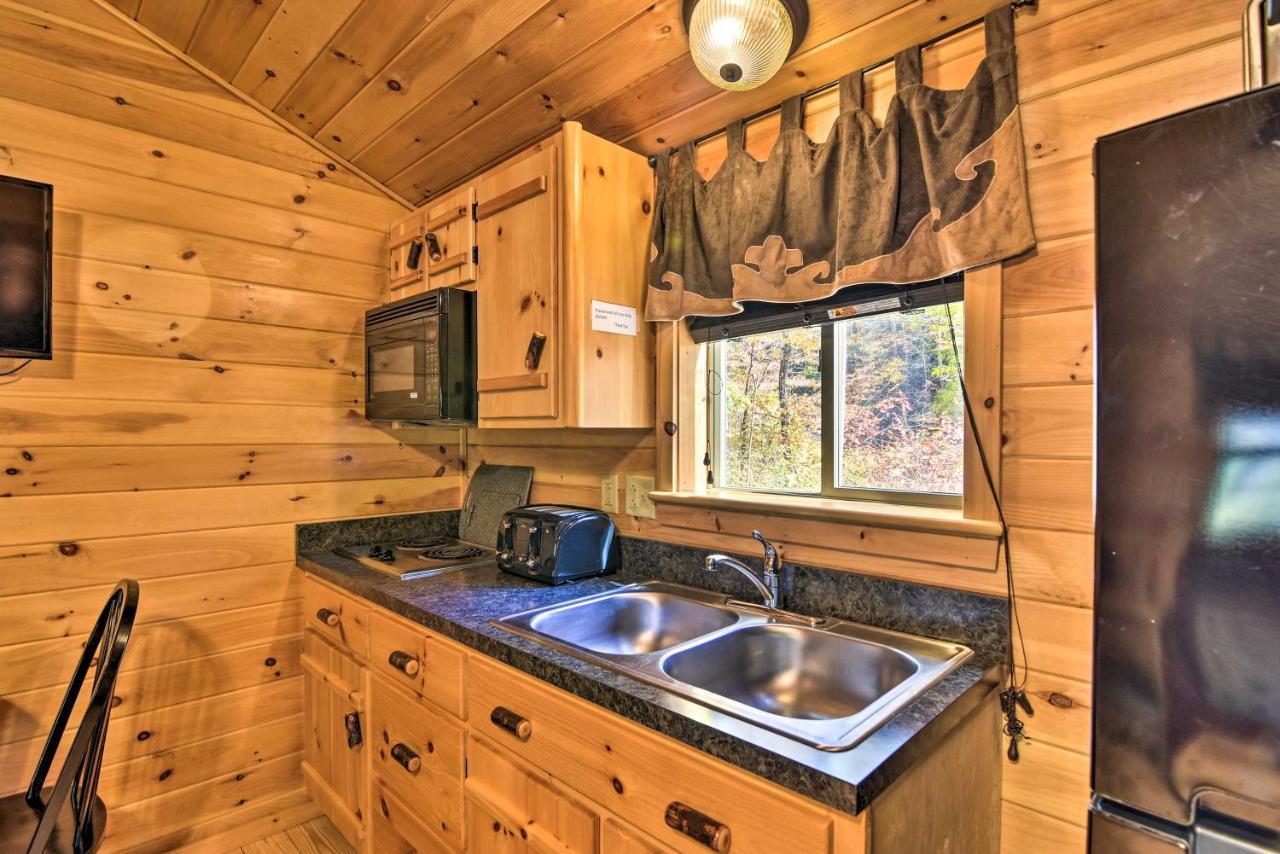 Вилла Pet-Friendly Semper Fi Cabin With Fire Pit! Parsons Экстерьер фото